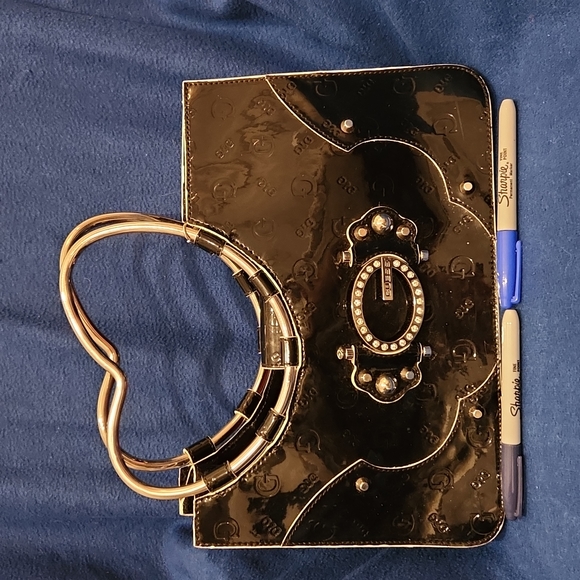 Guess Handbags - GUESS Black patent purse